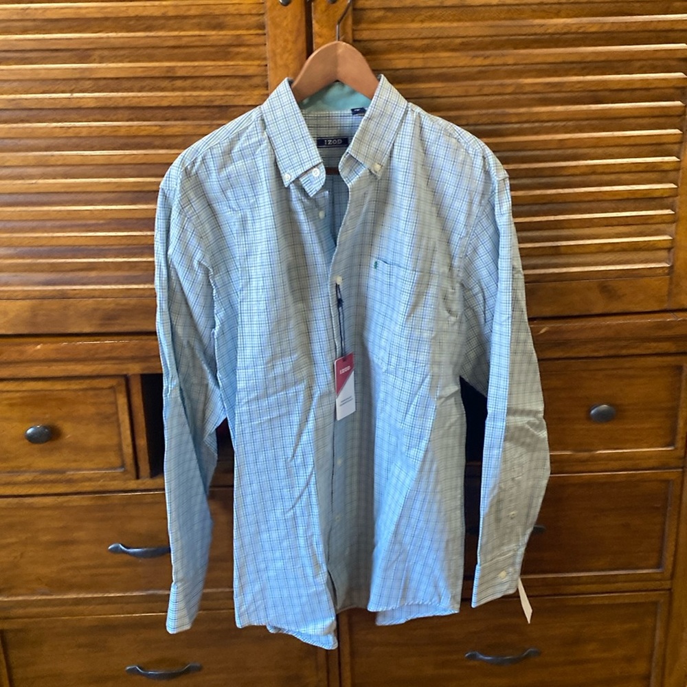 Men’s Izod Button Down shirt